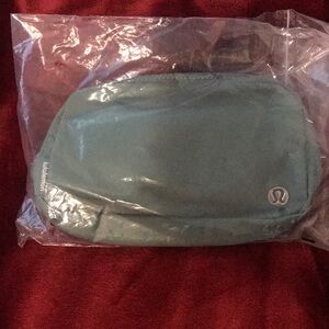 Lululemon belt bag tide wave teal
